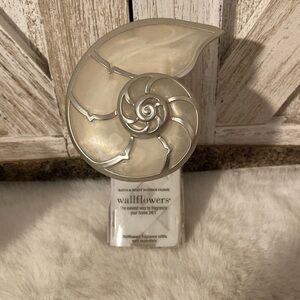Bath and Body Works Wallflower Shell Fragrance Plug In